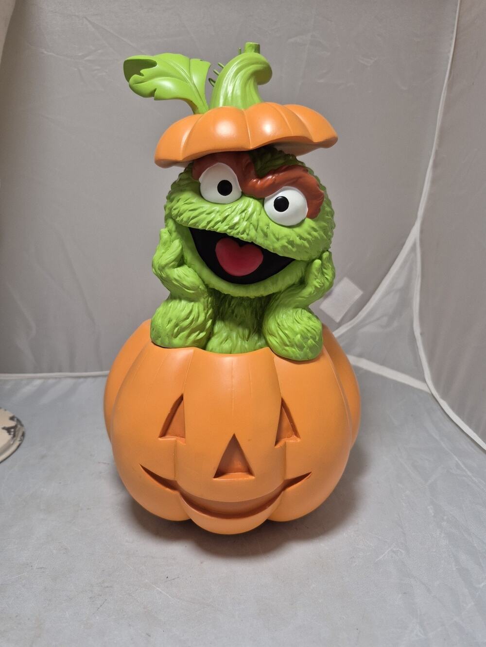 💥 Sesame Street Oscar the Grouch Halloween Pumpkin Jack-O’-Lantern Figurine